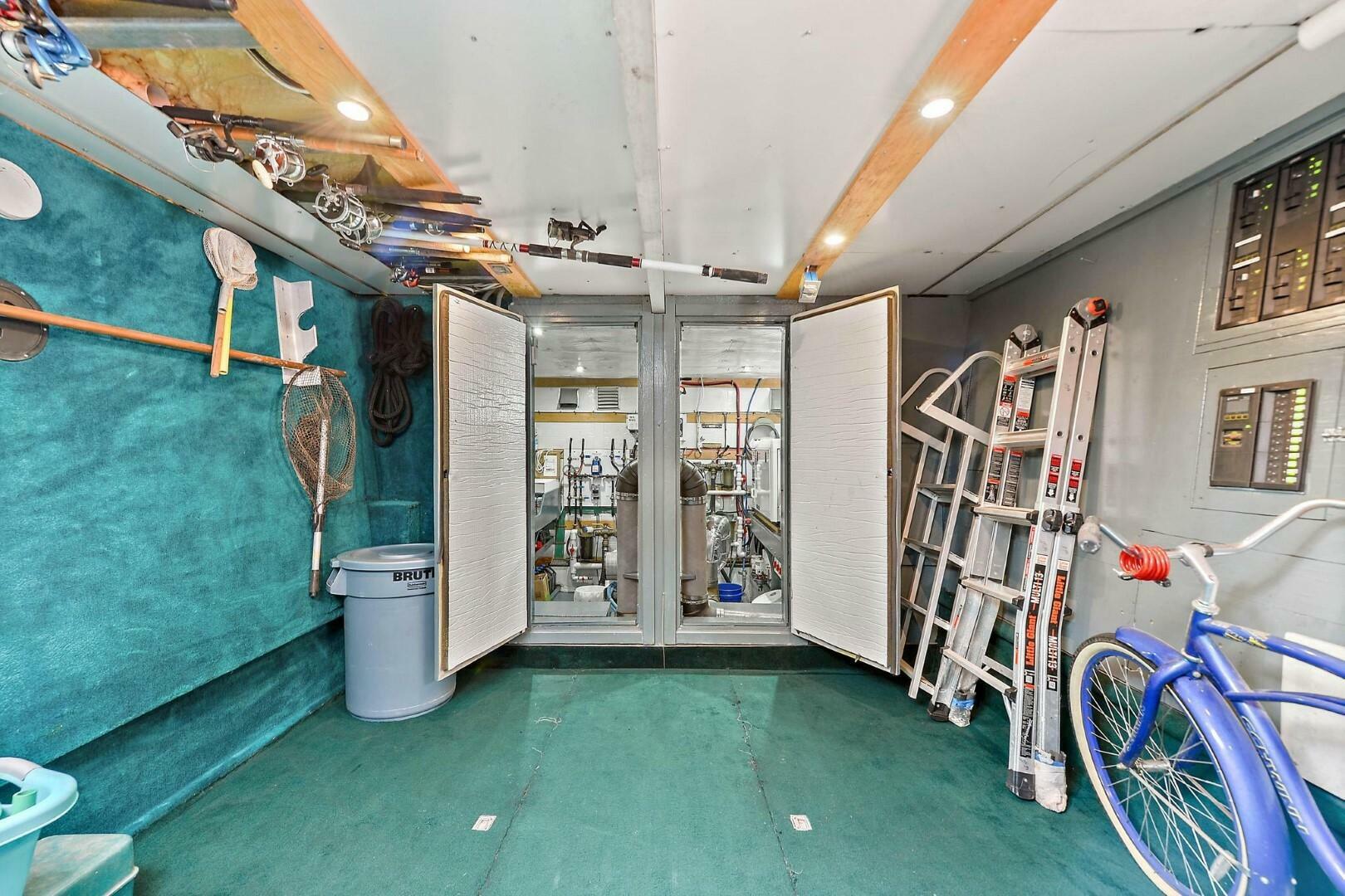 THE ARK 80ft Avenger Yacht For Sale