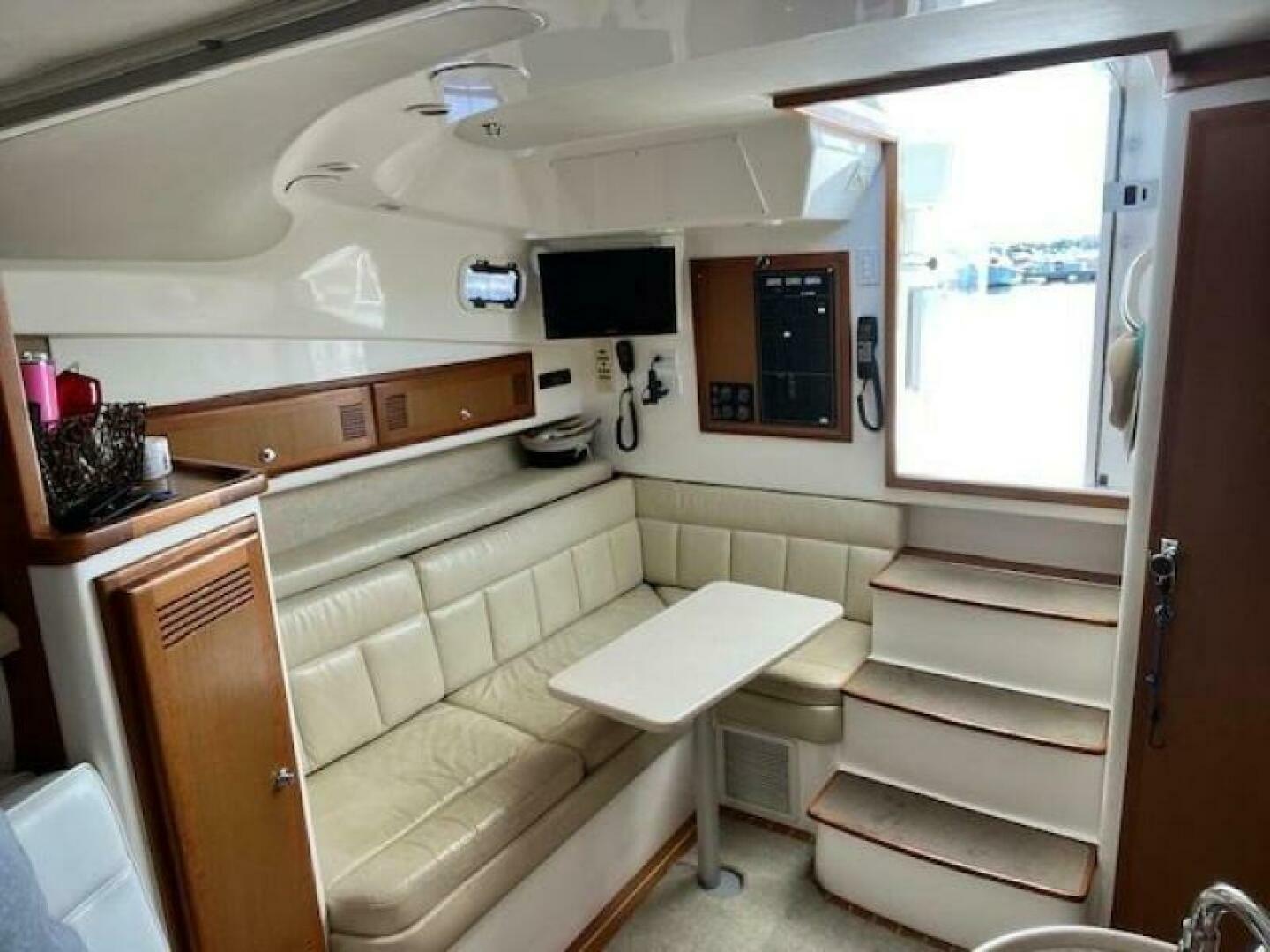 UNREEL 31ft Cabo Yacht For Sale