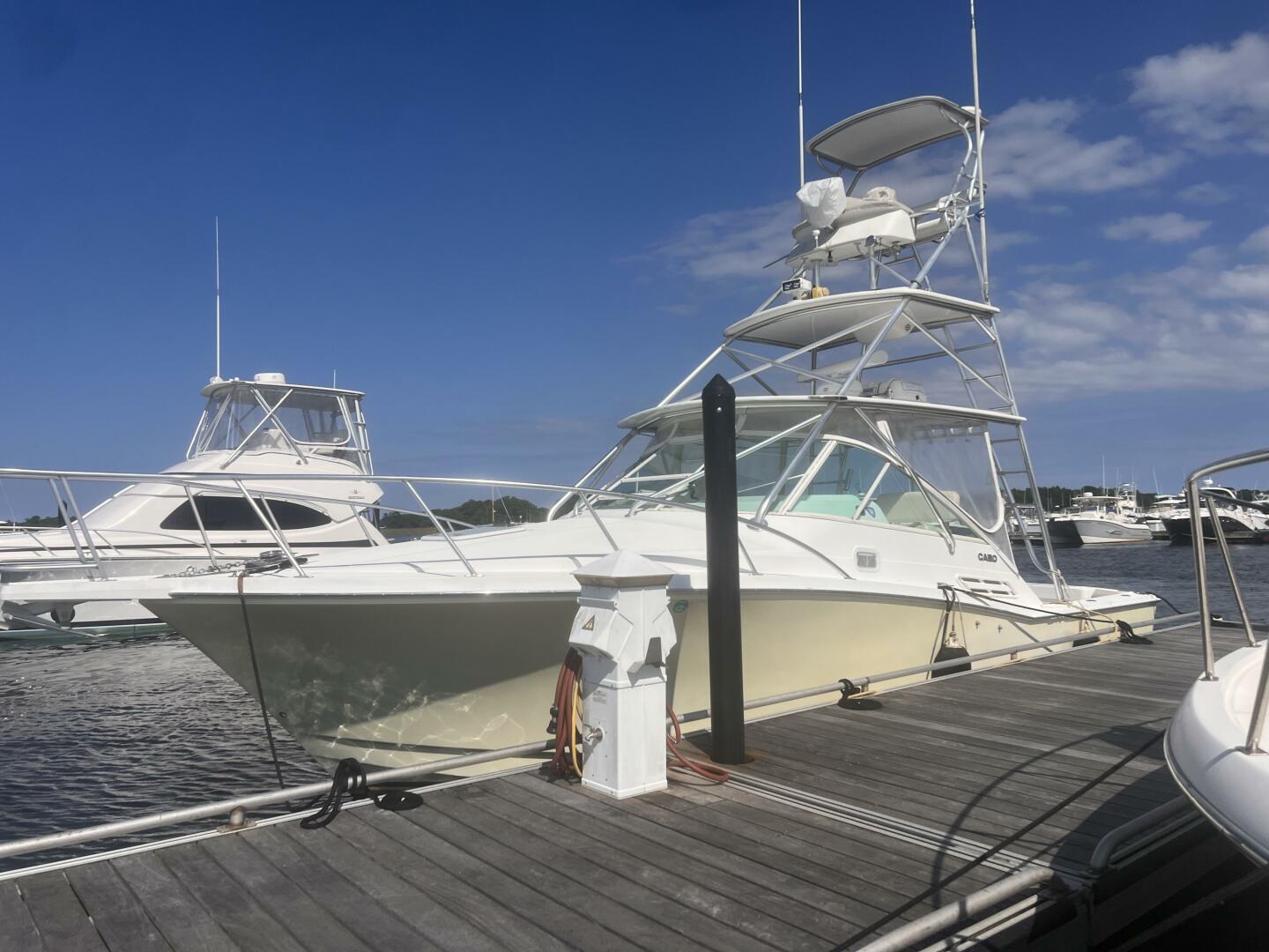 UNREEL 31ft Cabo Yacht For Sale