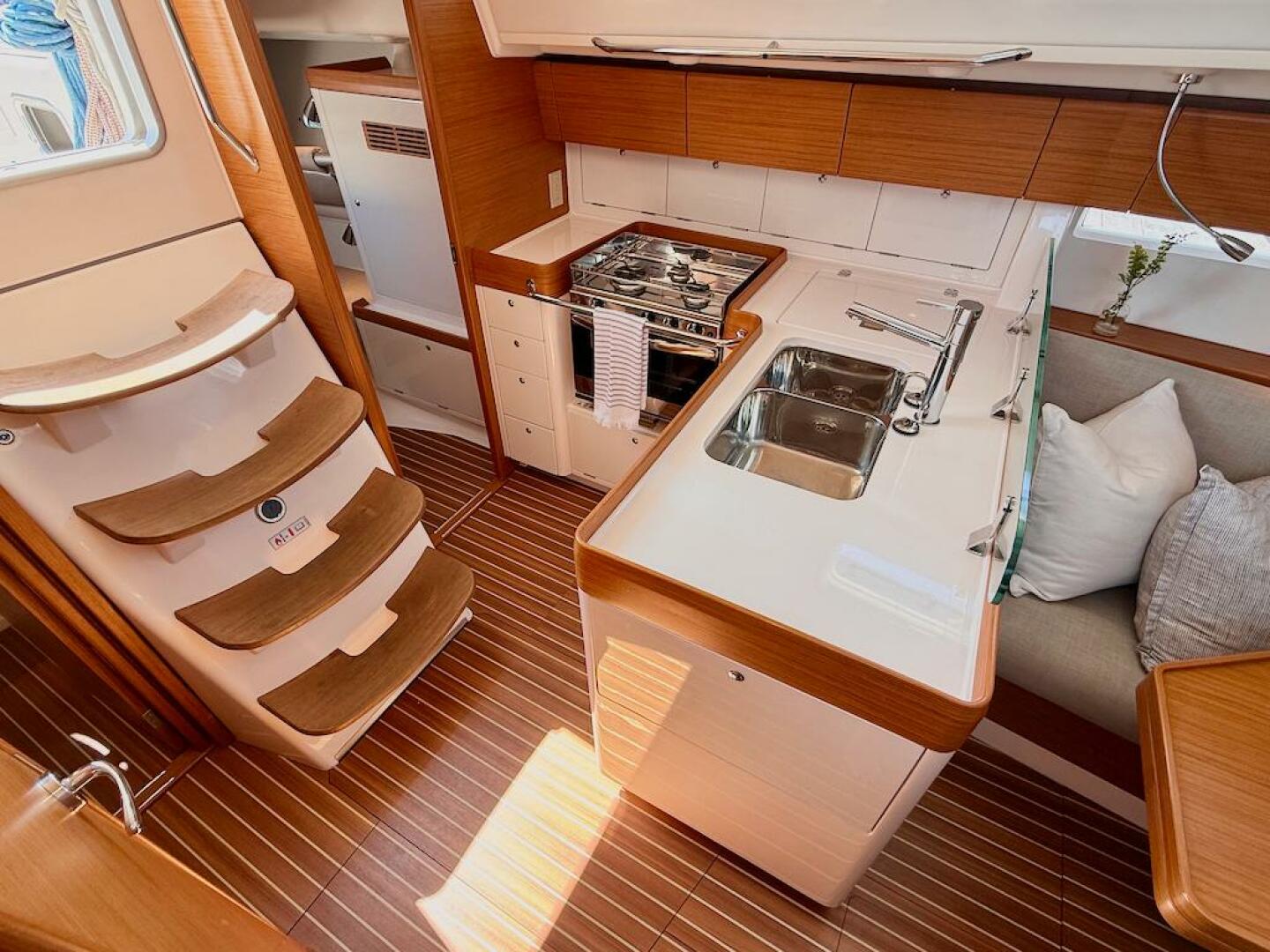 SPECTRE 38ft X Yachts Yacht For Sale