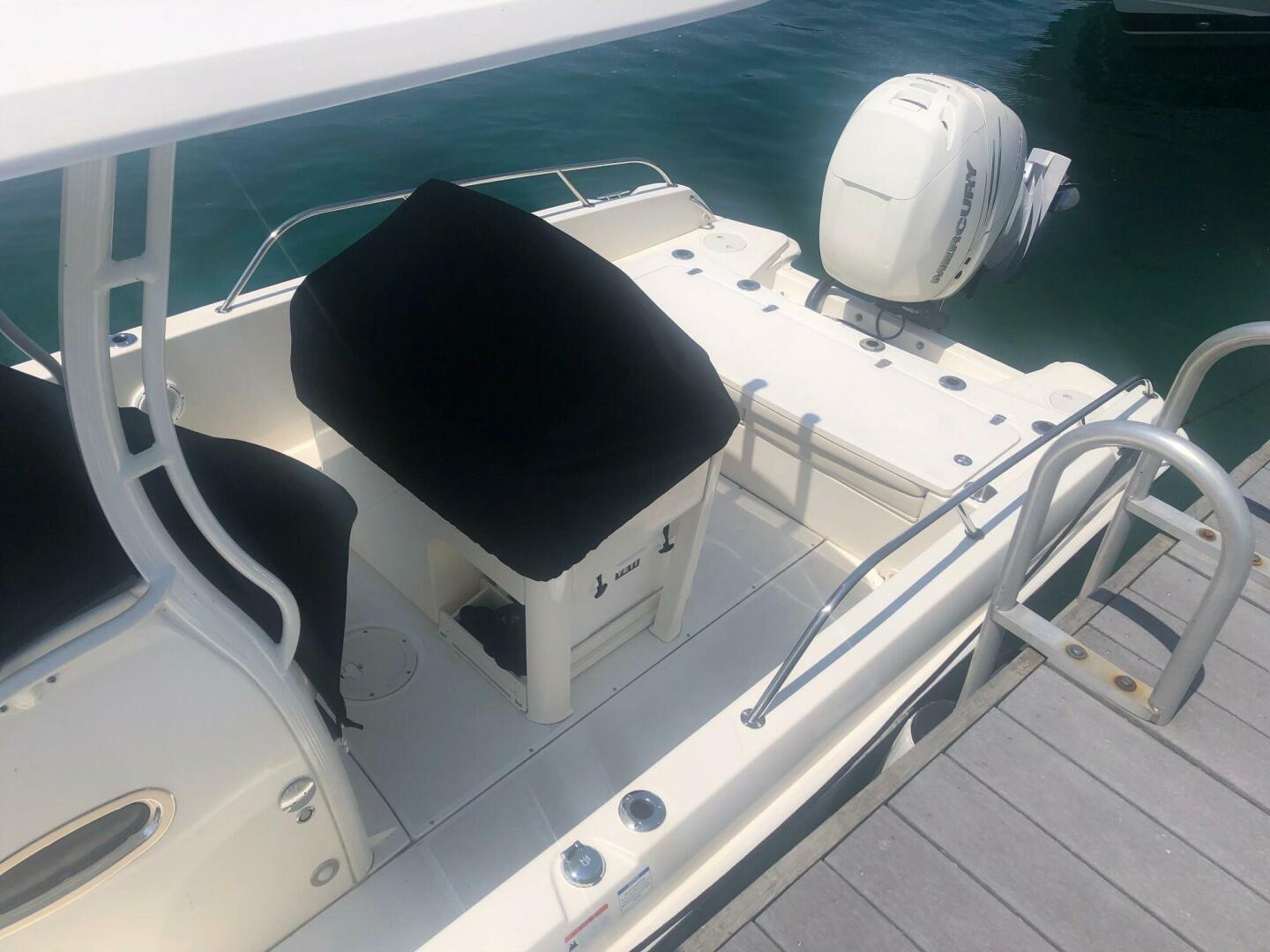 27ft Boston Whaler Yacht For Sale