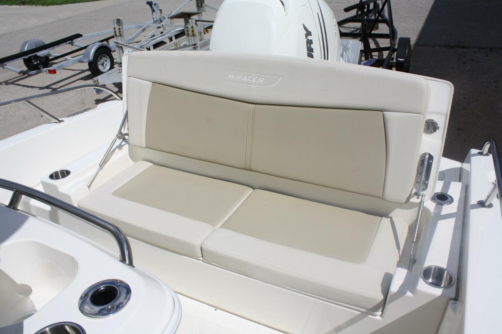 27ft Boston Whaler Yacht For Sale