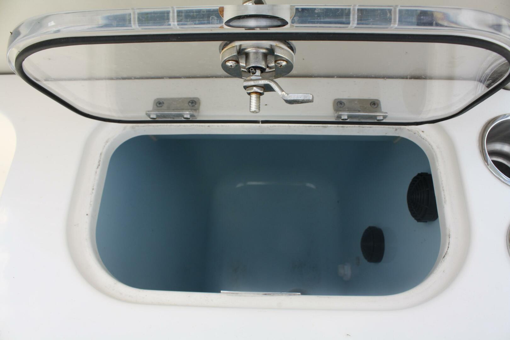 27ft Boston Whaler Yacht For Sale