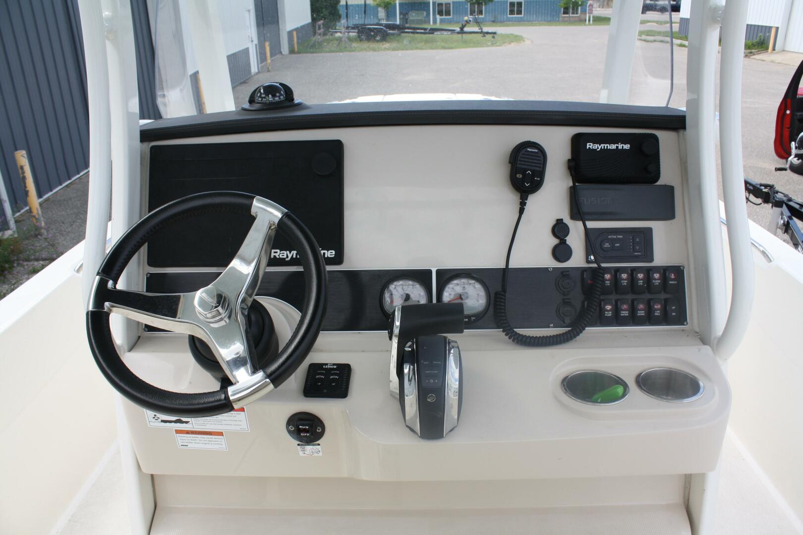 27ft Boston Whaler Yacht For Sale