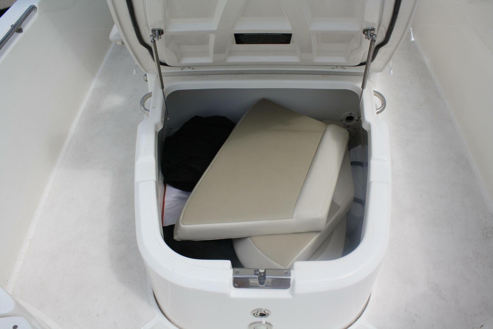 27ft Boston Whaler Yacht For Sale