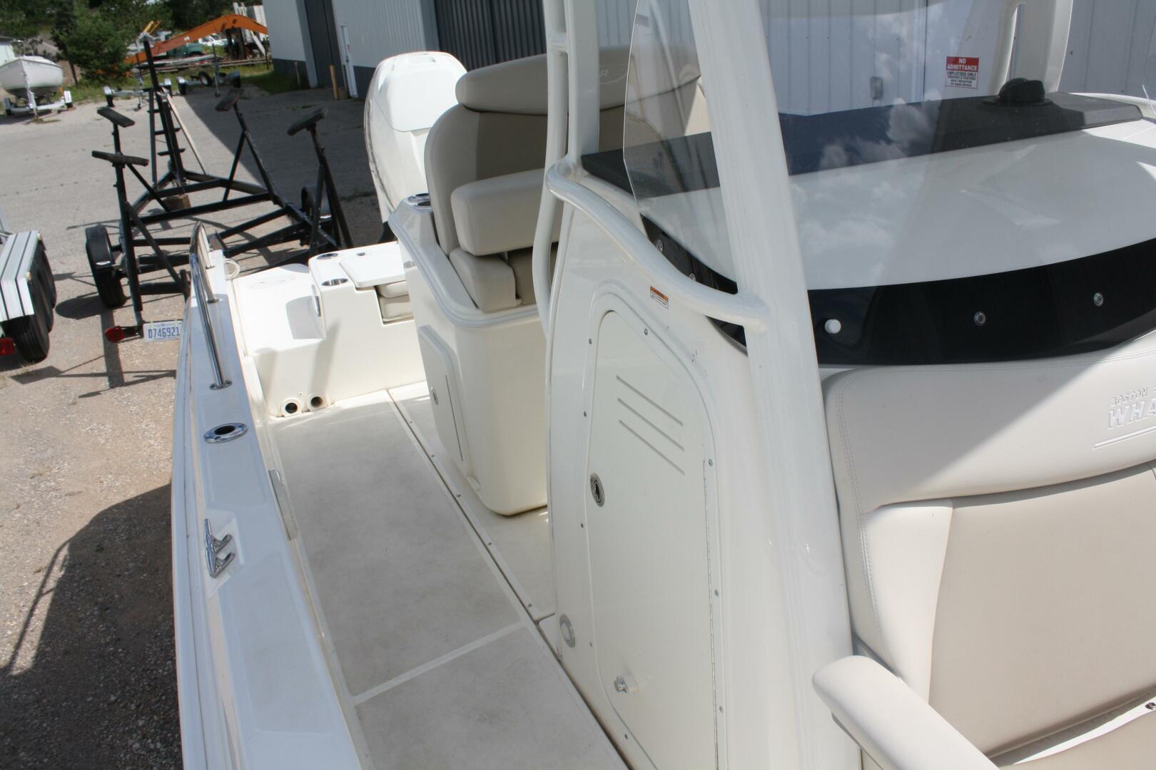 27ft Boston Whaler Yacht For Sale