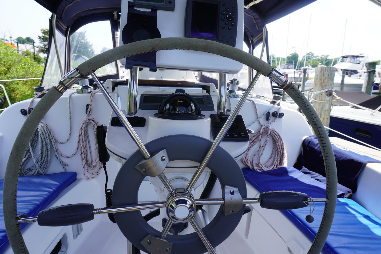 Luna 31ft Hunter Yacht For Sale