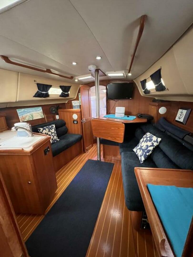 Luna 31ft Hunter Yacht For Sale