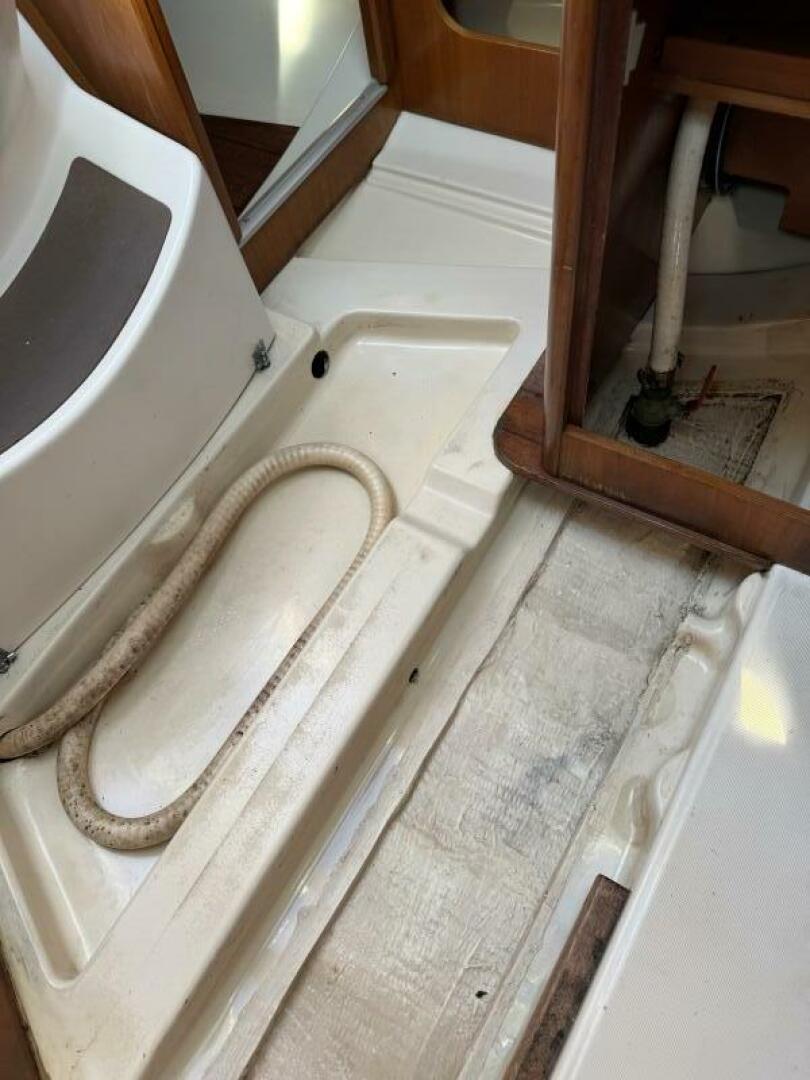 Stravaig 32ft Beneteau Yacht For Sale