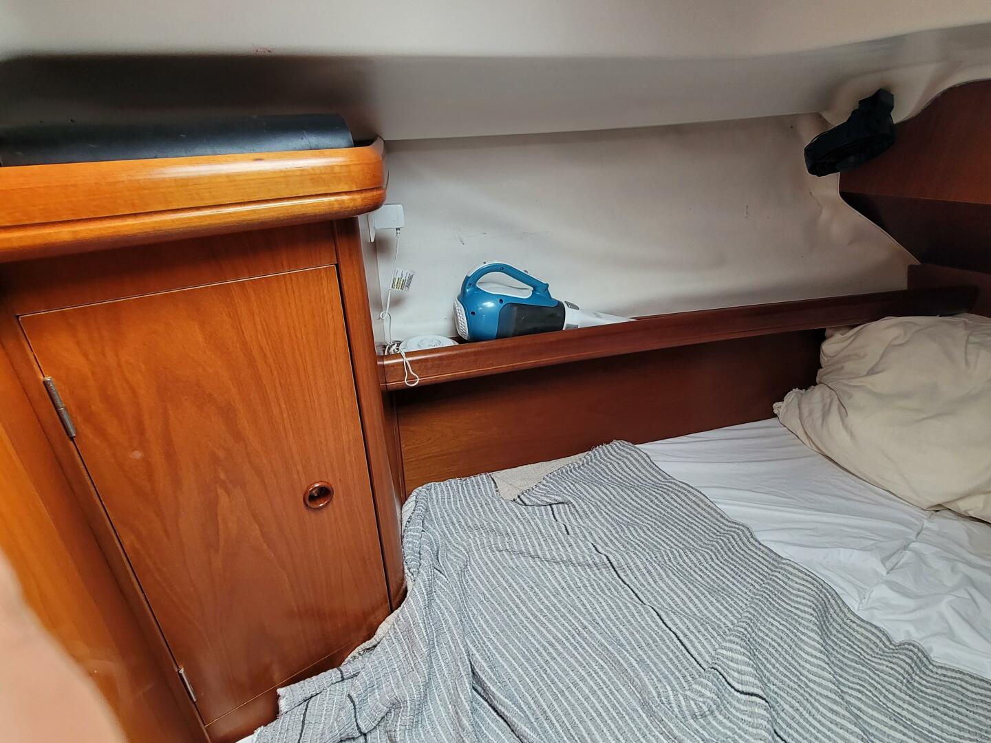 Stravaig 32ft Beneteau Yacht For Sale