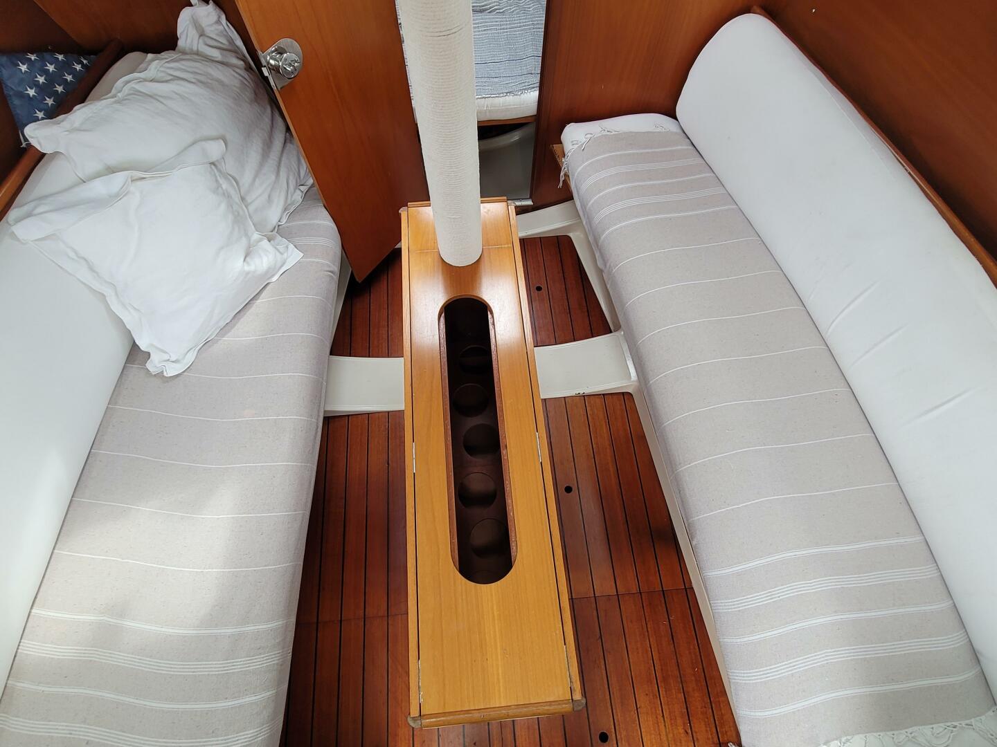 Stravaig 32ft Beneteau Yacht For Sale