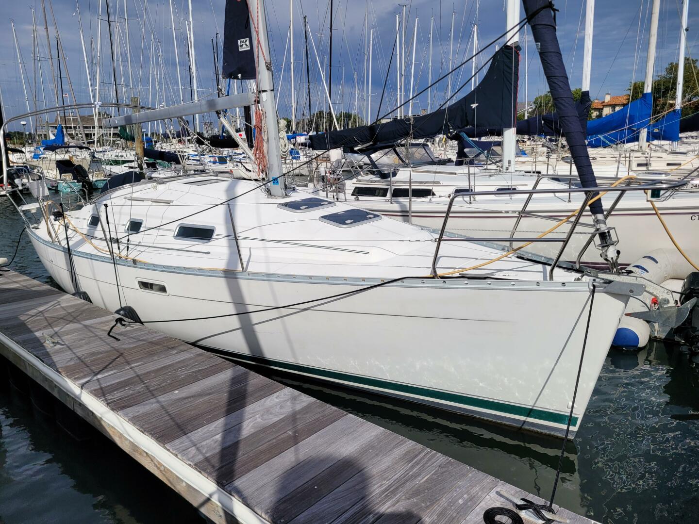 Stravaig 32ft Beneteau Yacht For Sale