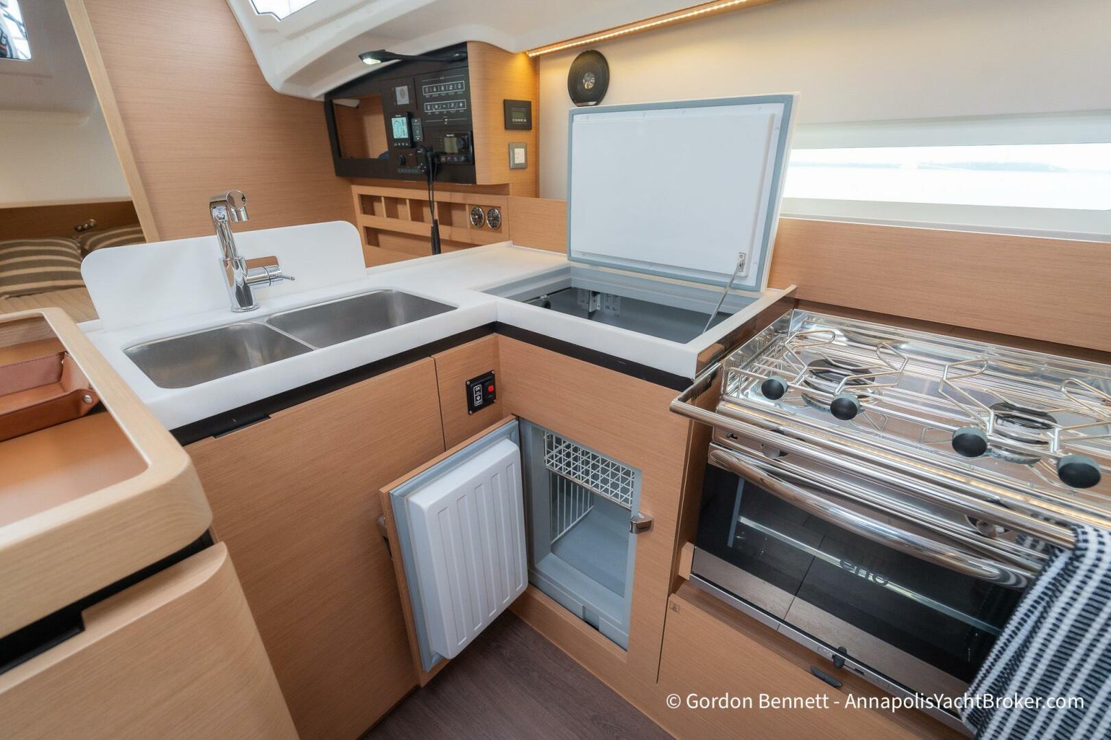 Shatzi 41ft Jeanneau Yacht For Sale