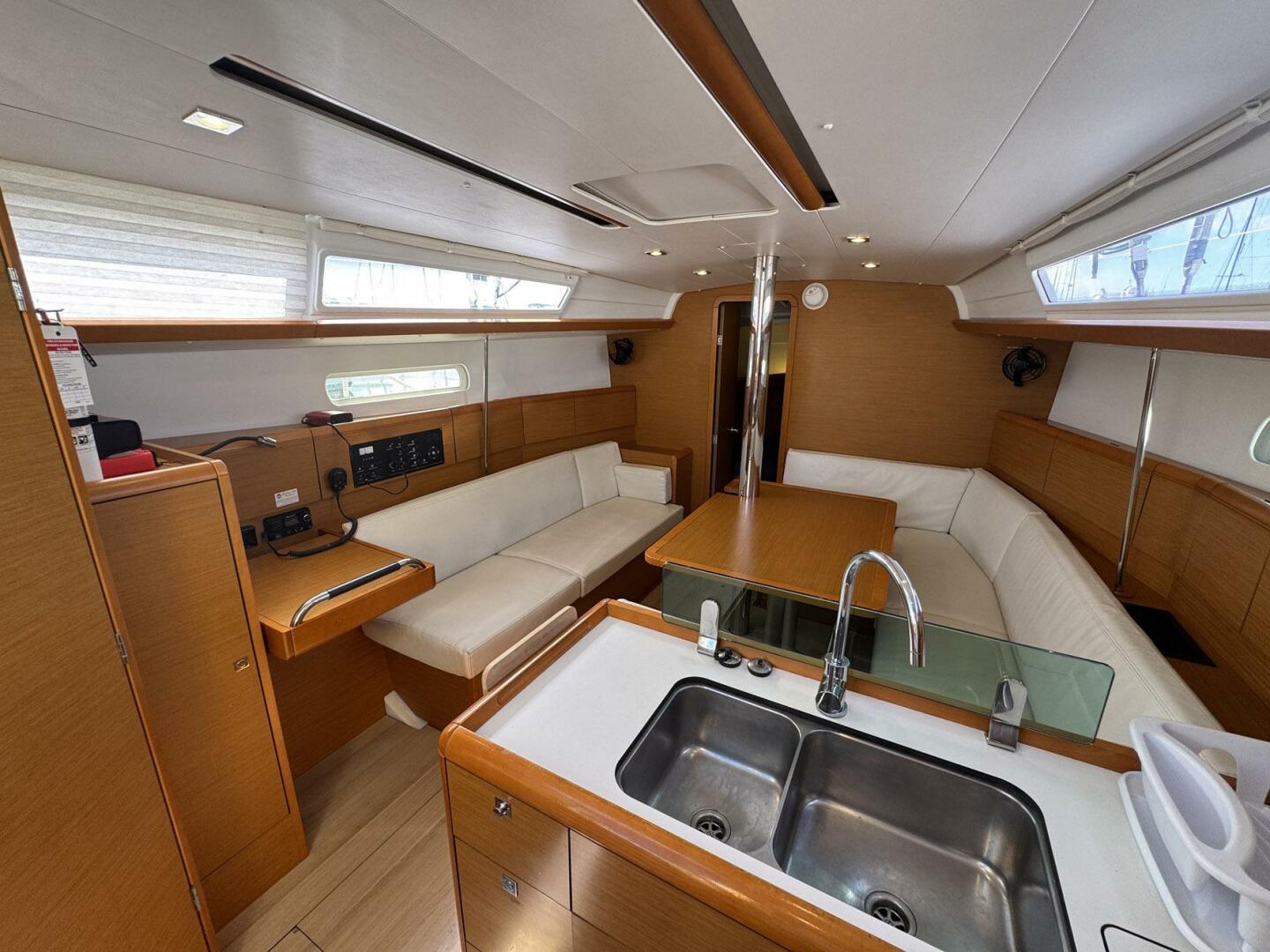 Sea Ranch II 38ft Jeanneau Yacht For Sale
