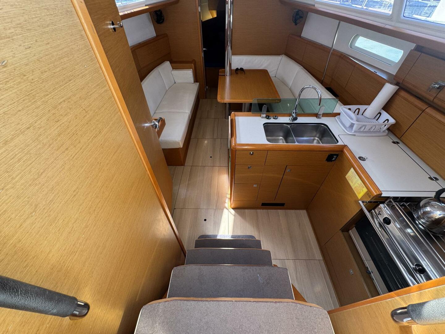 Sea Ranch II 38ft Jeanneau Yacht For Sale