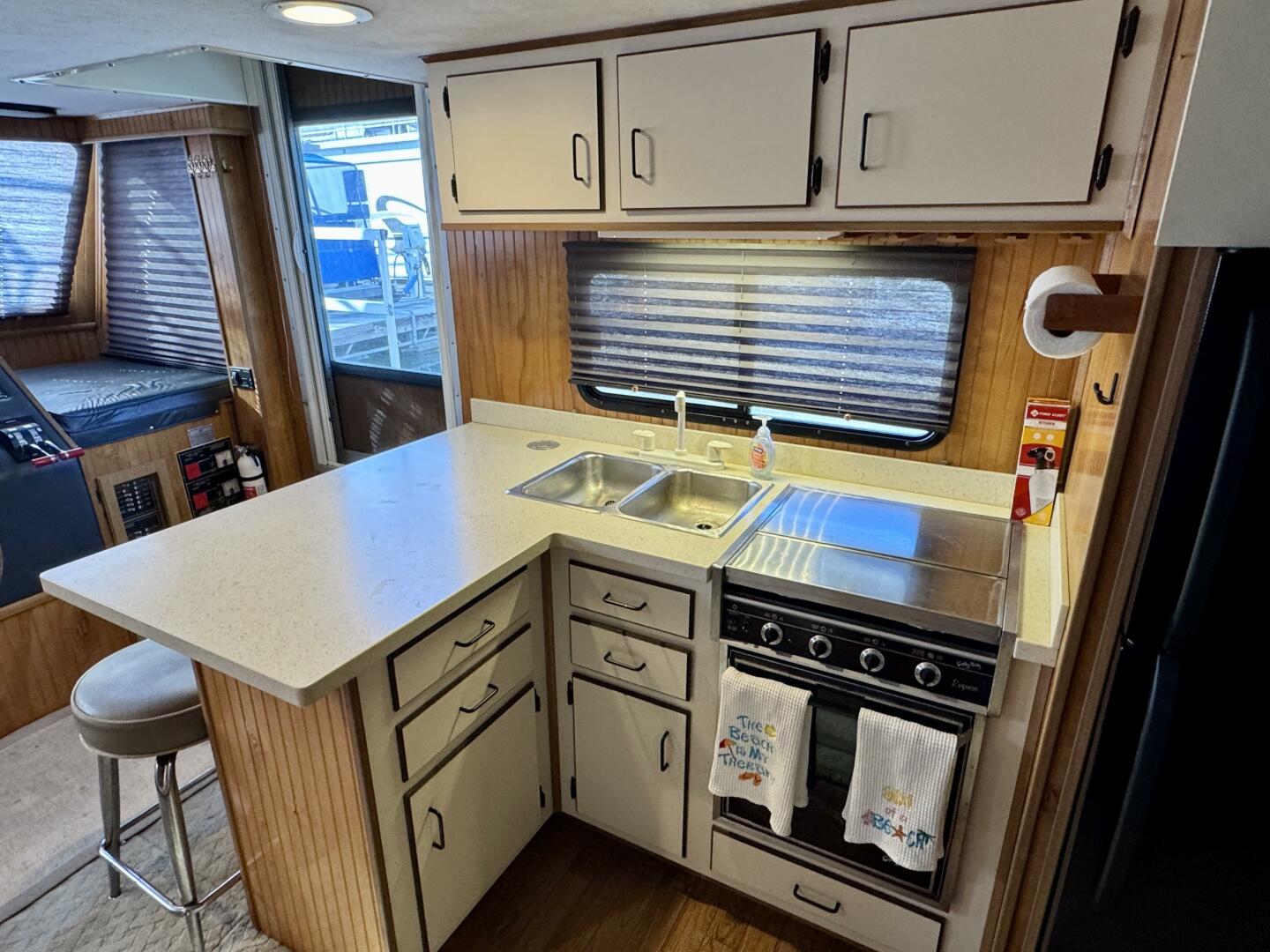 Summer Breeze 37ft Gibson Yacht For Sale