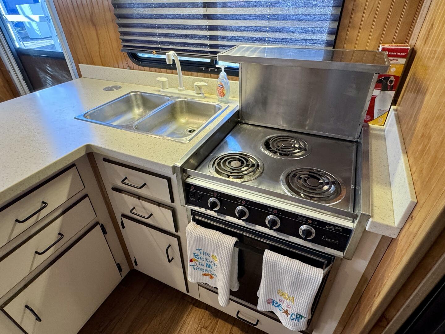 Summer Breeze 37ft Gibson Yacht For Sale