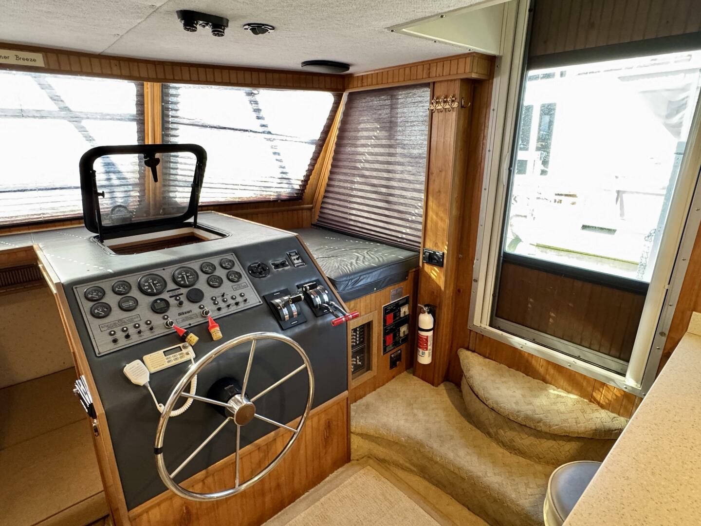 Summer Breeze 37ft Gibson Yacht For Sale