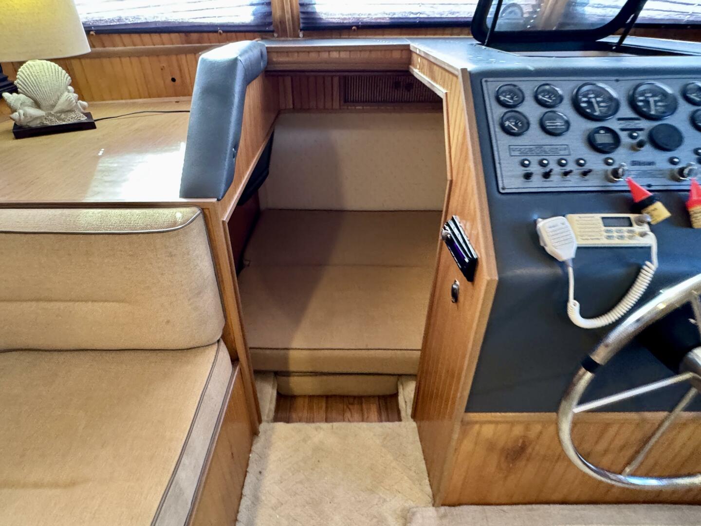 Summer Breeze 37ft Gibson Yacht For Sale