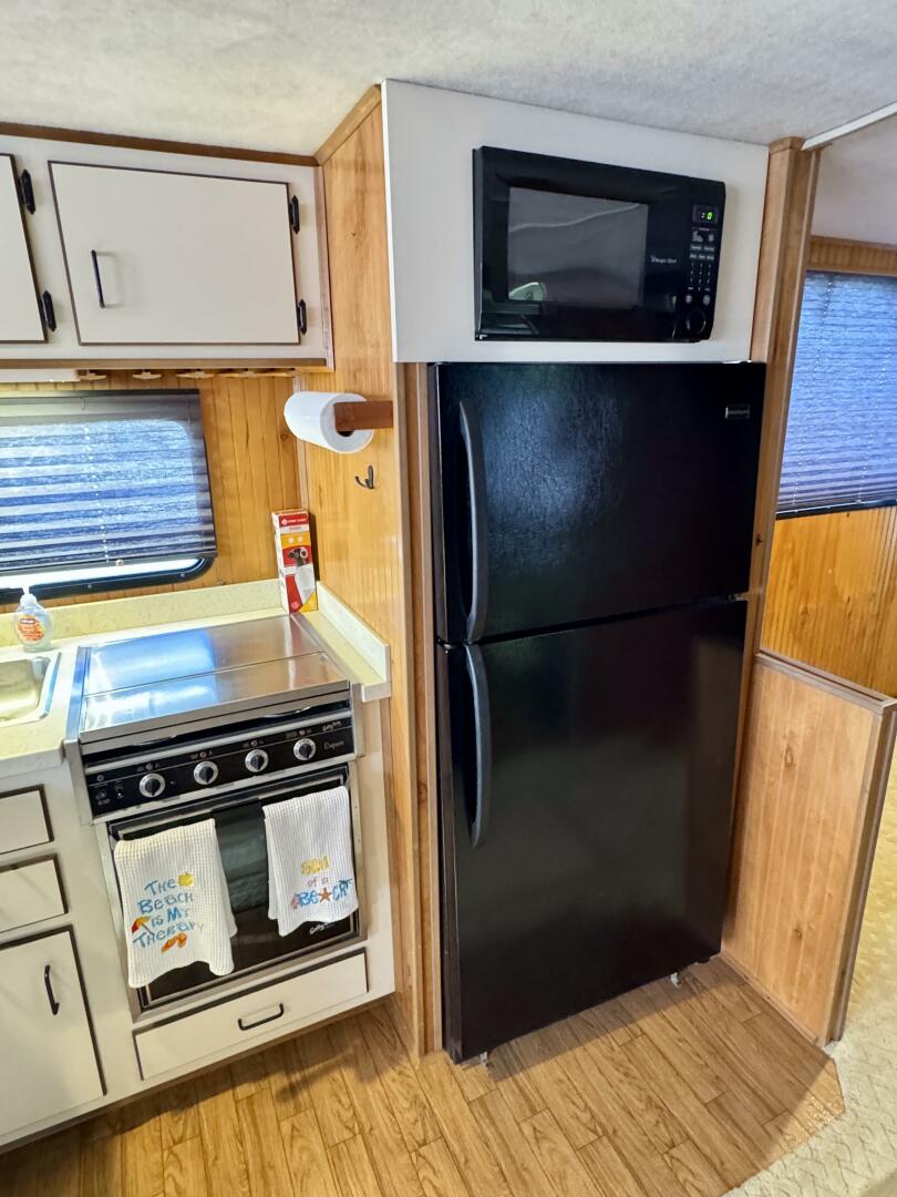 Summer Breeze 37ft Gibson Yacht For Sale