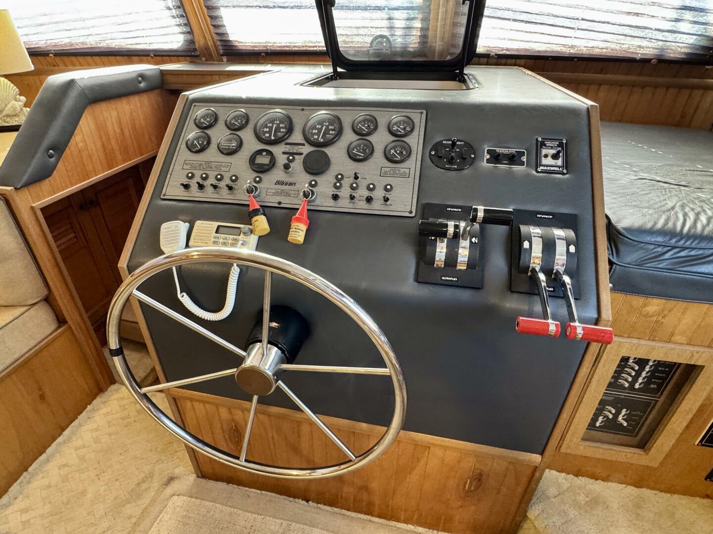 Summer Breeze 37ft Gibson Yacht For Sale