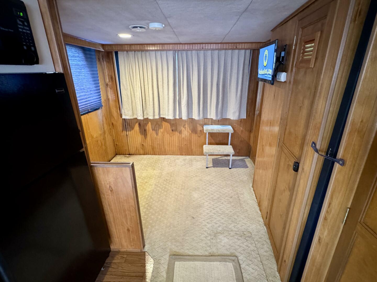 Summer Breeze 37ft Gibson Yacht For Sale