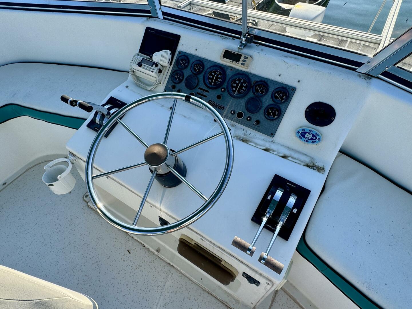 Summer Breeze 37ft Gibson Yacht For Sale