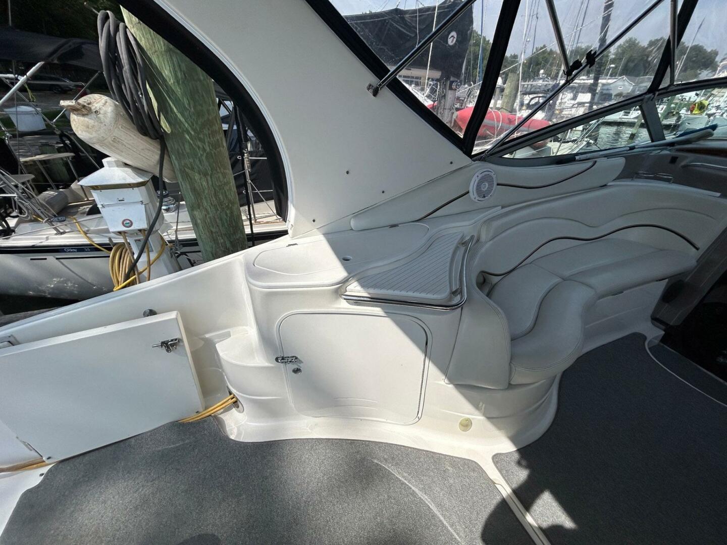 37ft Wellcraft Yacht For Sale