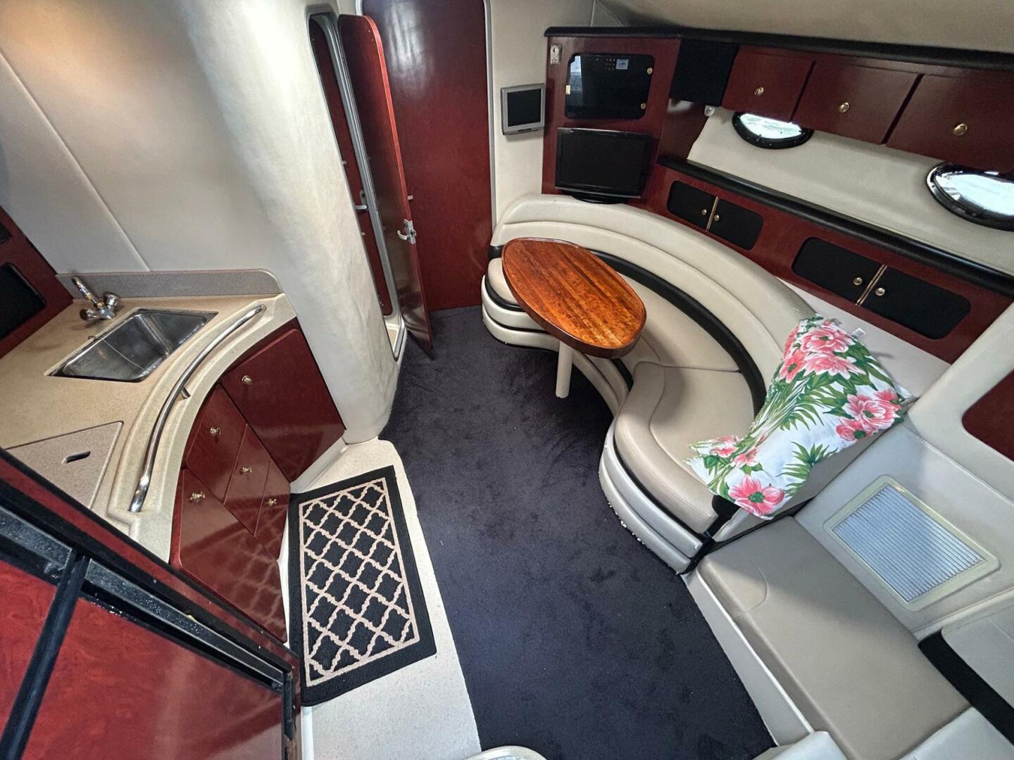 37ft Wellcraft Yacht For Sale