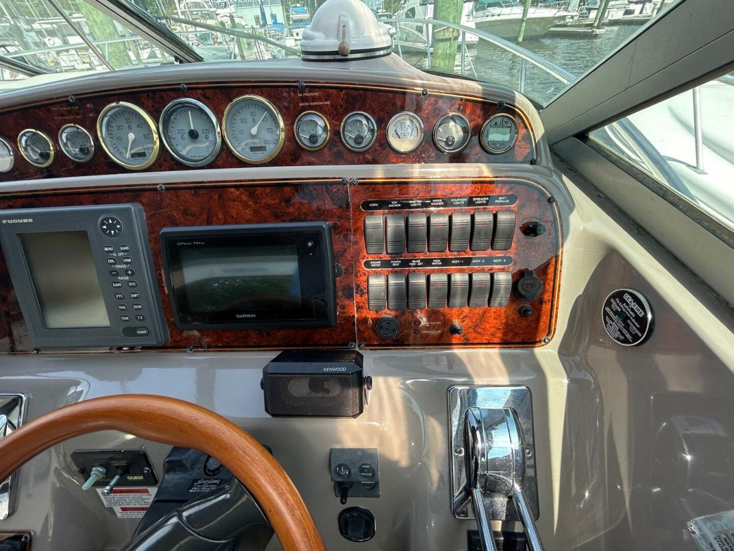 37ft Wellcraft Yacht For Sale