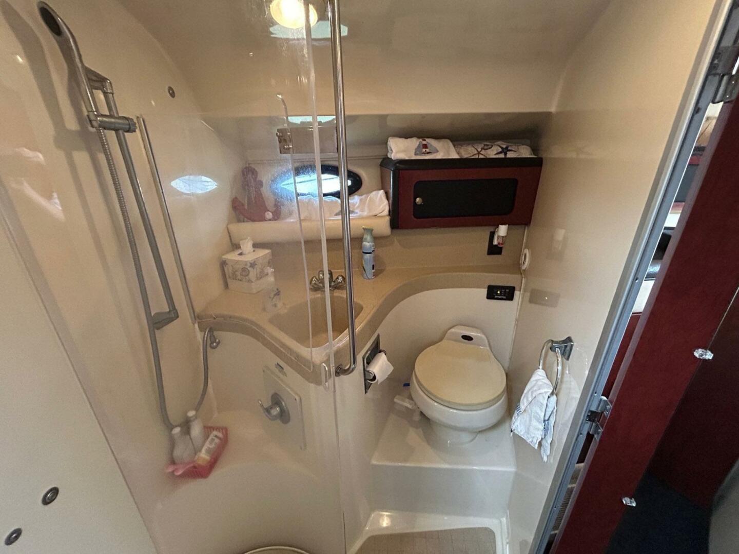 37ft Wellcraft Yacht For Sale