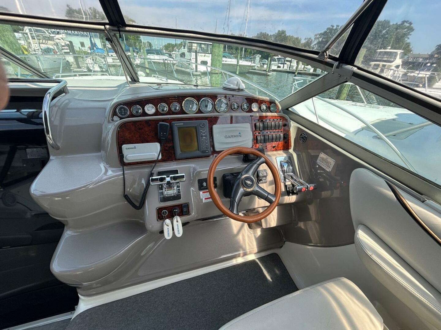 37ft Wellcraft Yacht For Sale
