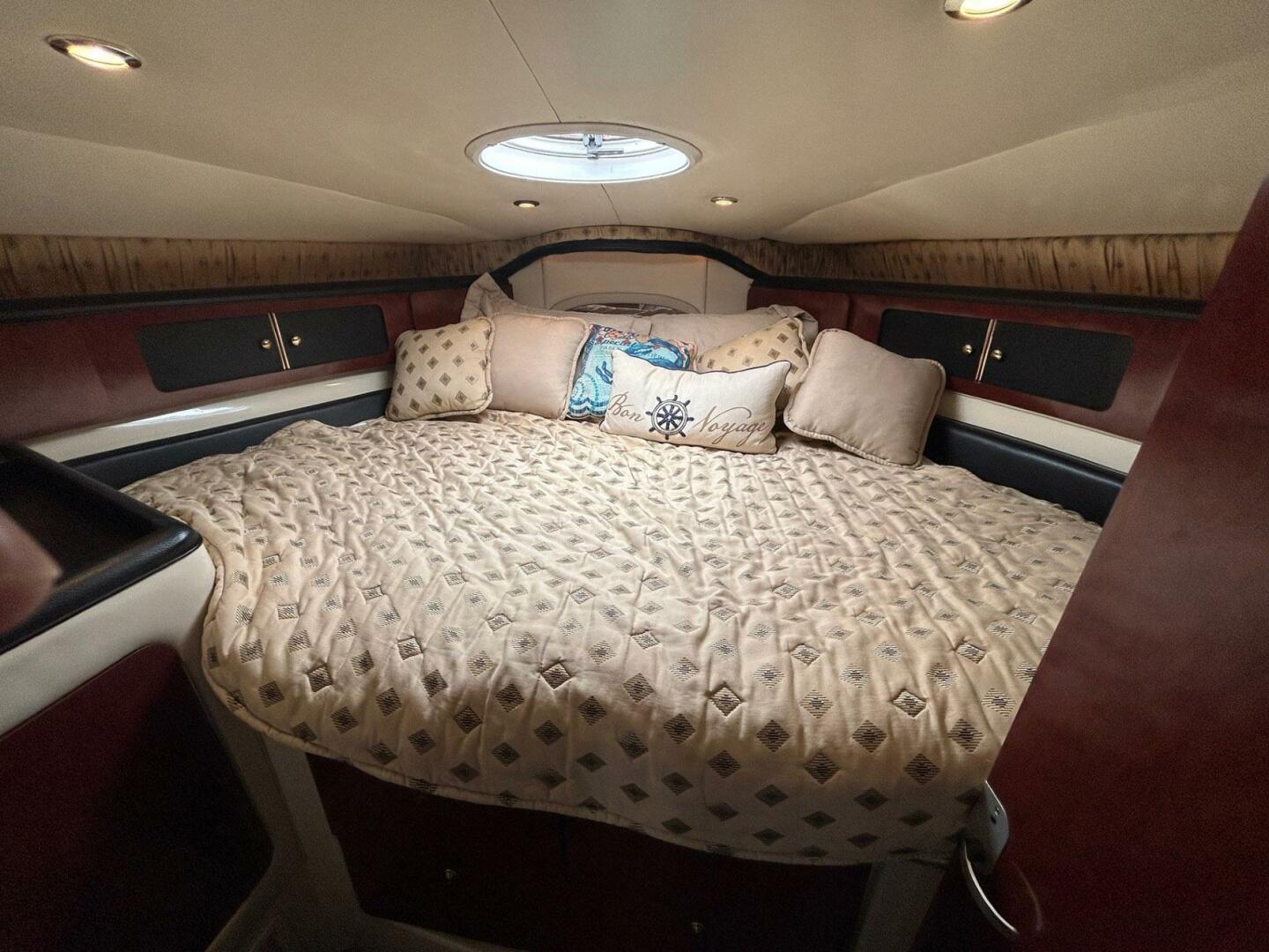 37ft Wellcraft Yacht For Sale