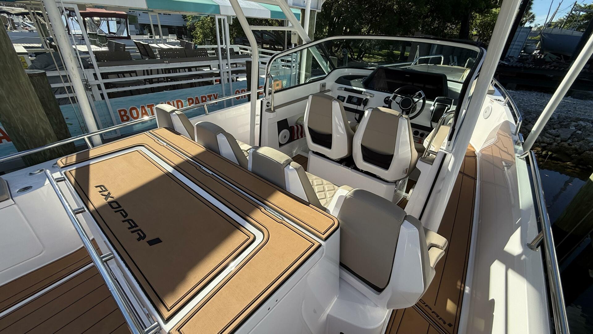 28ft Axopar Yacht For Sale