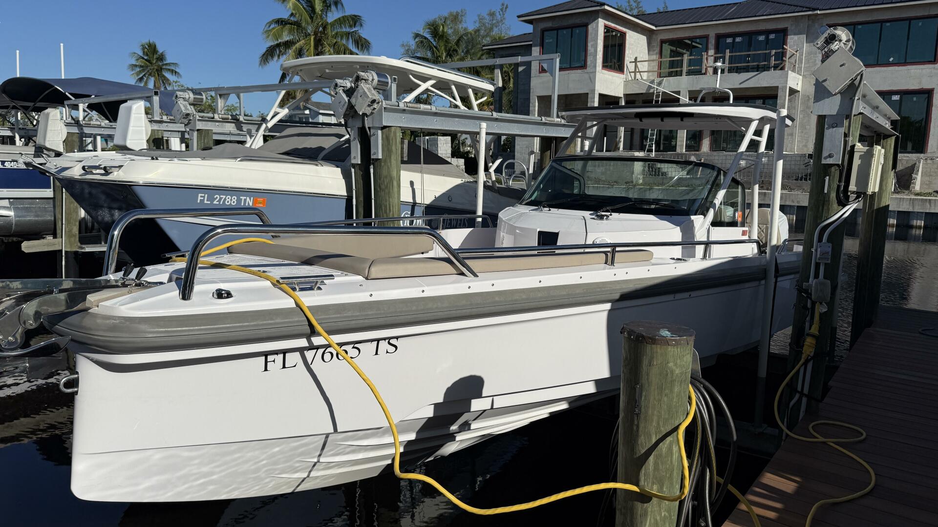 28ft Axopar Yacht For Sale