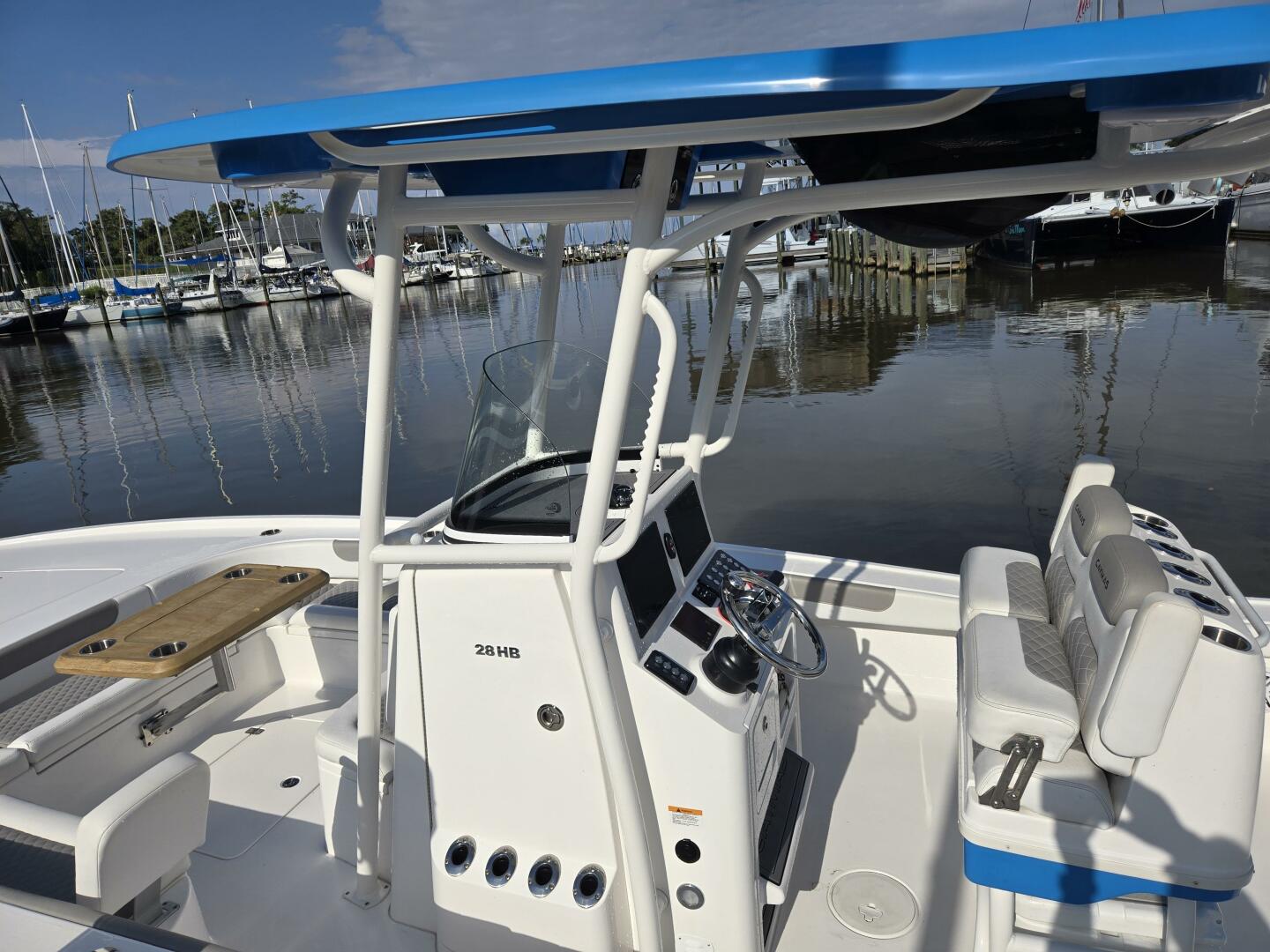 28ft Caymas Yacht For Sale