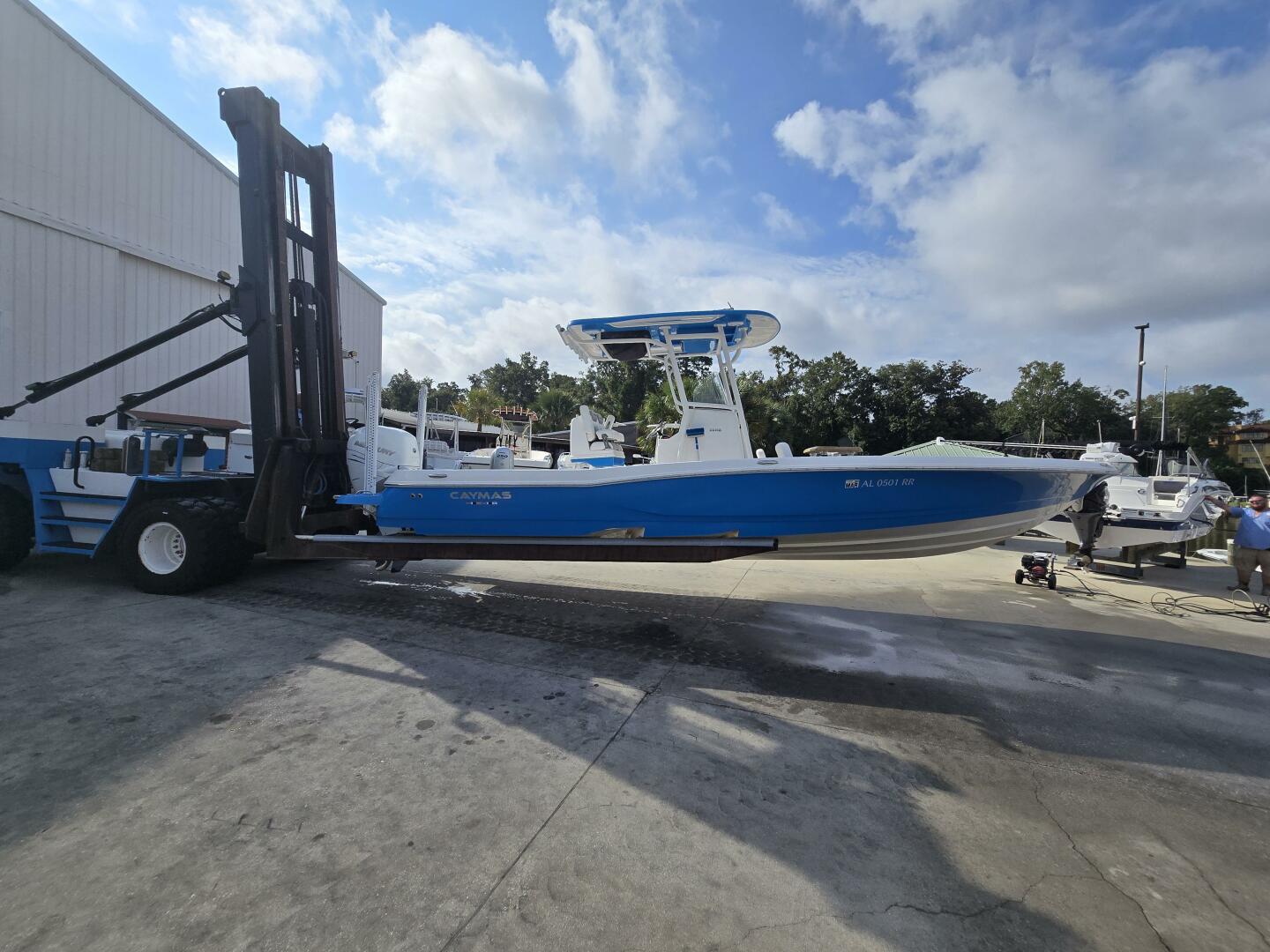 28ft Caymas Yacht For Sale