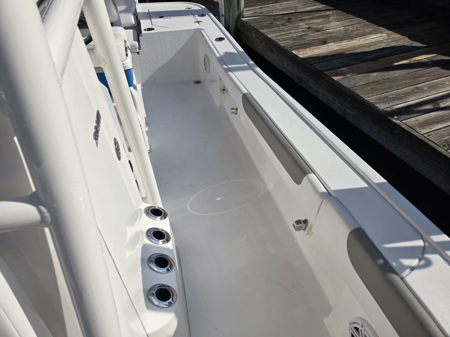 28ft Caymas Yacht For Sale