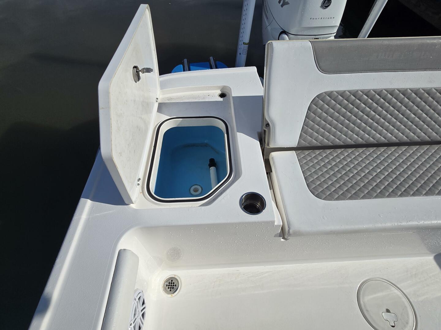 28ft Caymas Yacht For Sale