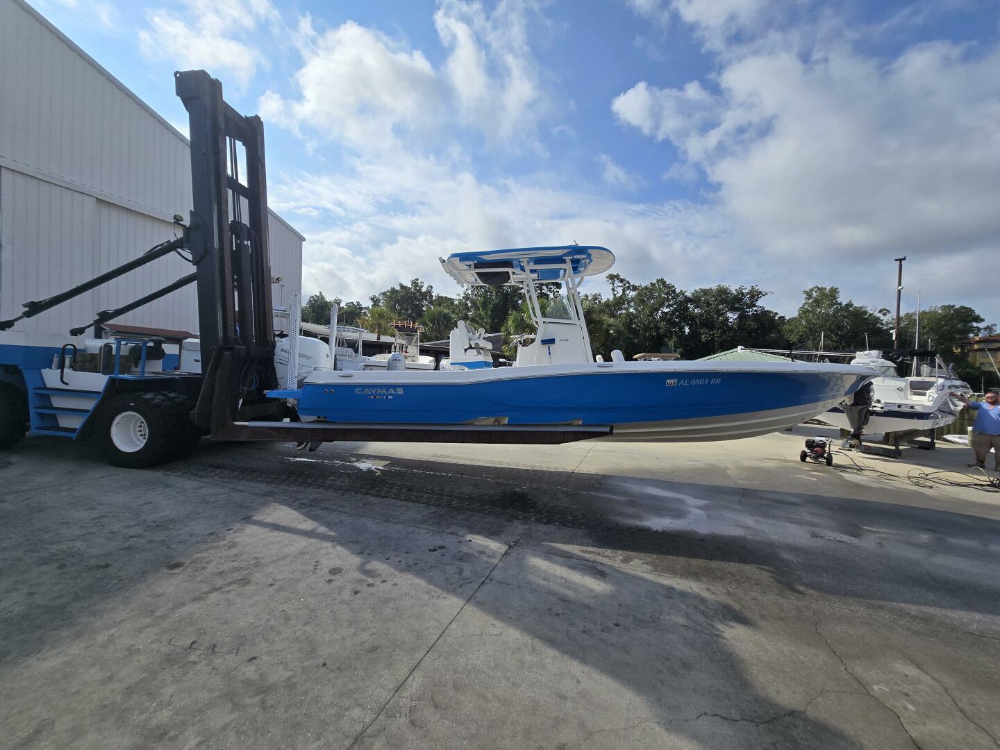 28ft Caymas Yacht For Sale