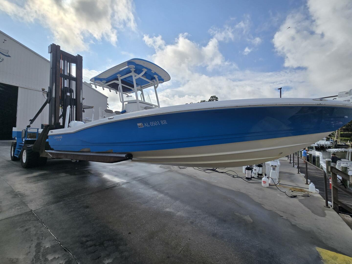 28ft Caymas Yacht For Sale
