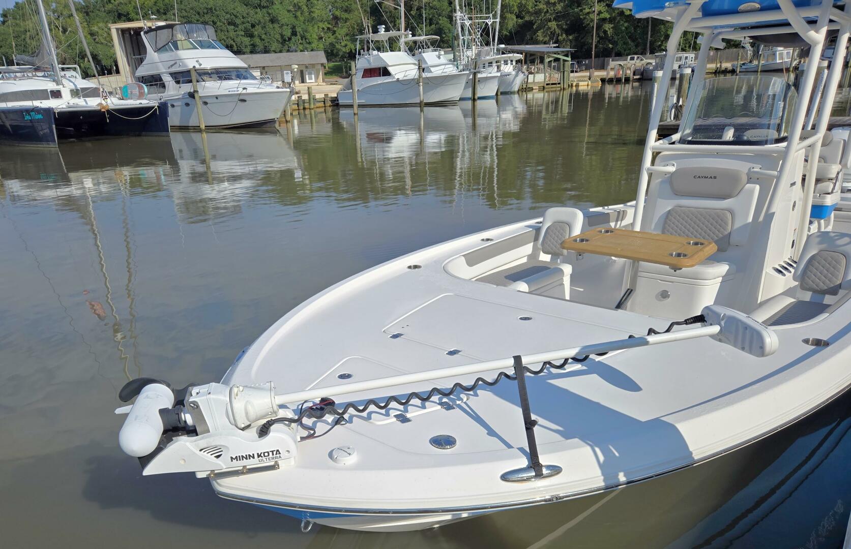 28ft Caymas Yacht For Sale