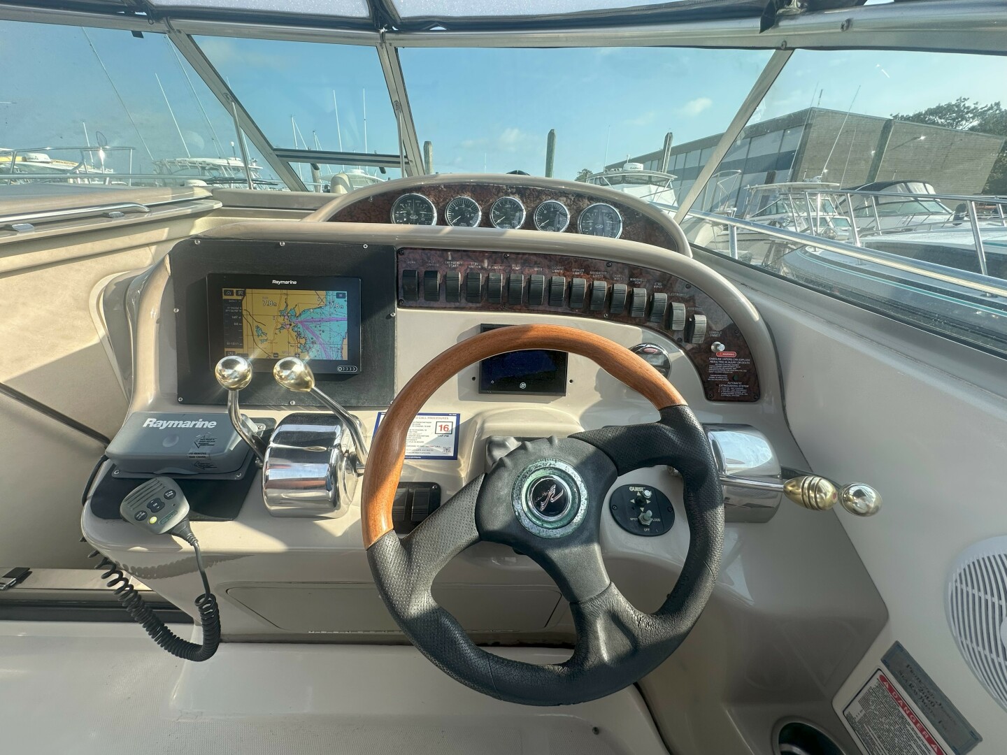 29ft Sea Ray Yacht For Sale