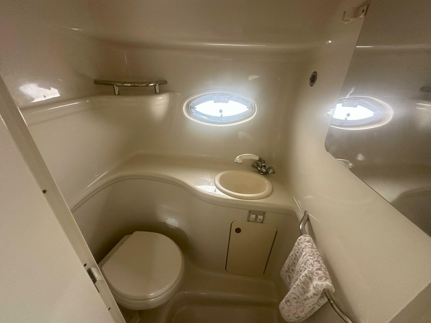 29ft Sea Ray Yacht For Sale