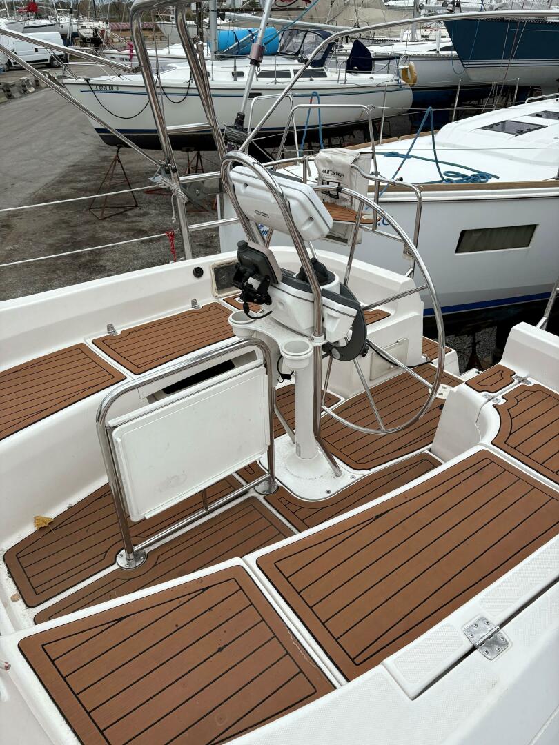 Pharma Sea 36ft Hunter Yacht For Sale