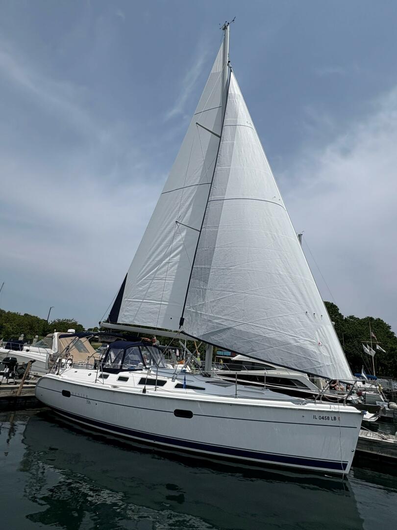 Pharma Sea 36ft Hunter Yacht For Sale