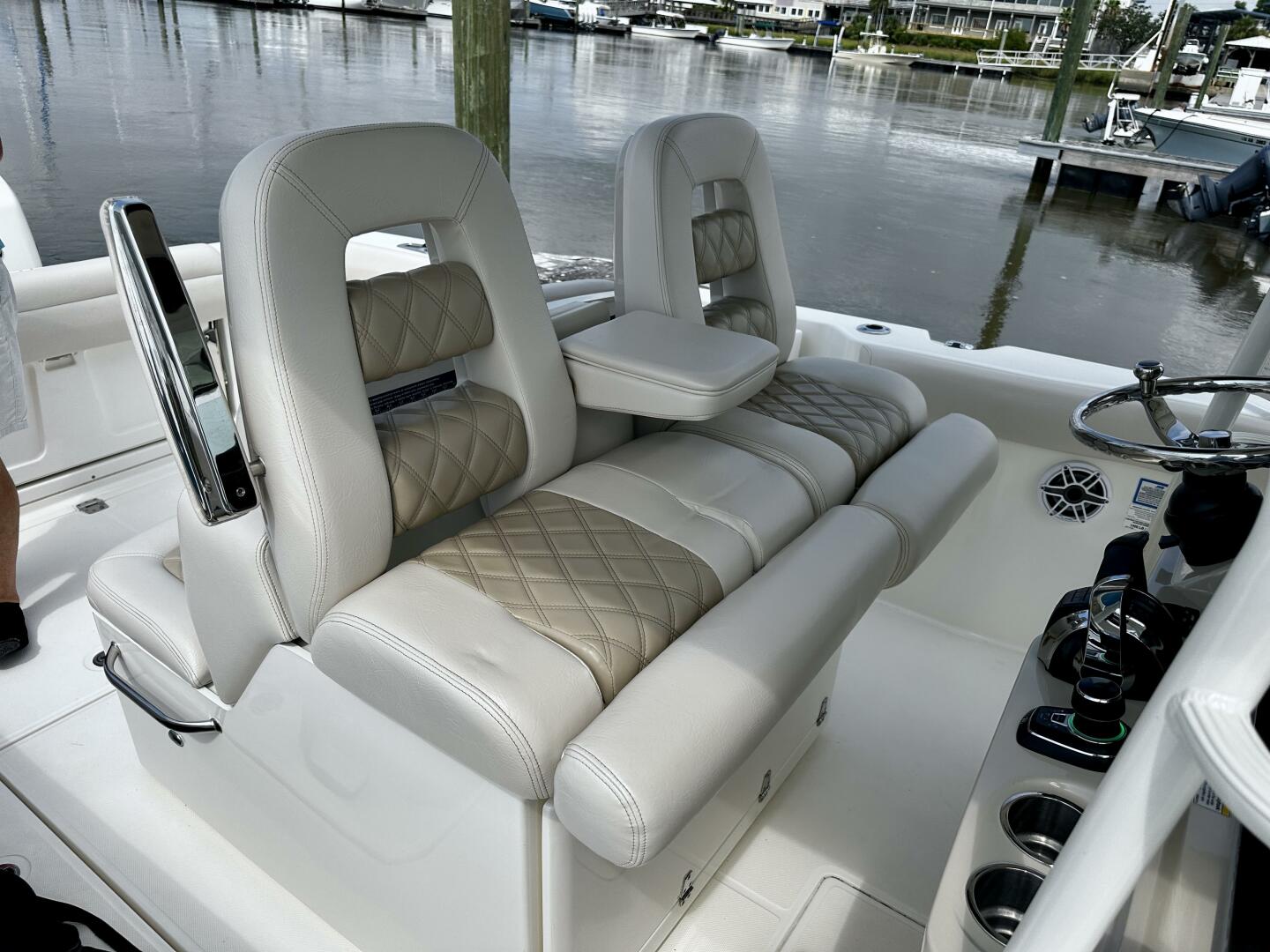 BOTTOMS UP 33ft Boston Whaler Yacht For Sale
