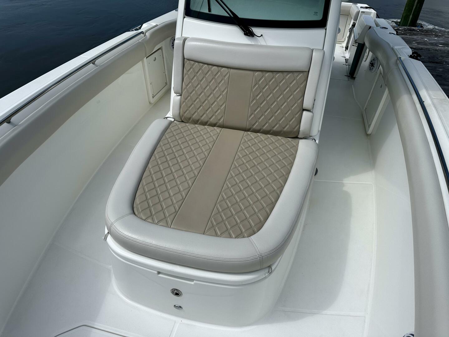 BOTTOMS UP 33ft Boston Whaler Yacht For Sale