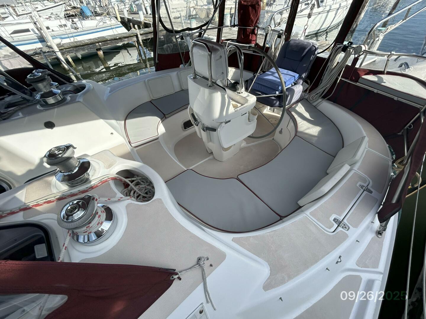 37' Hunter cockpit2