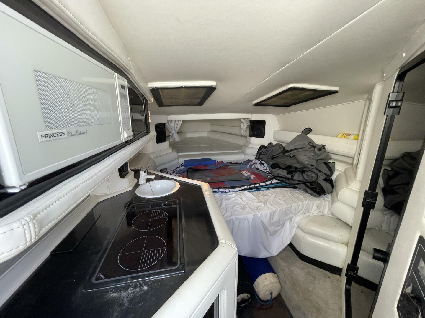 4 EVER YOUNG 38ft Fountain Yacht For Sale